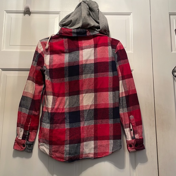 F21 Plaid Shacket with detachable hood - Picture 6 of 8